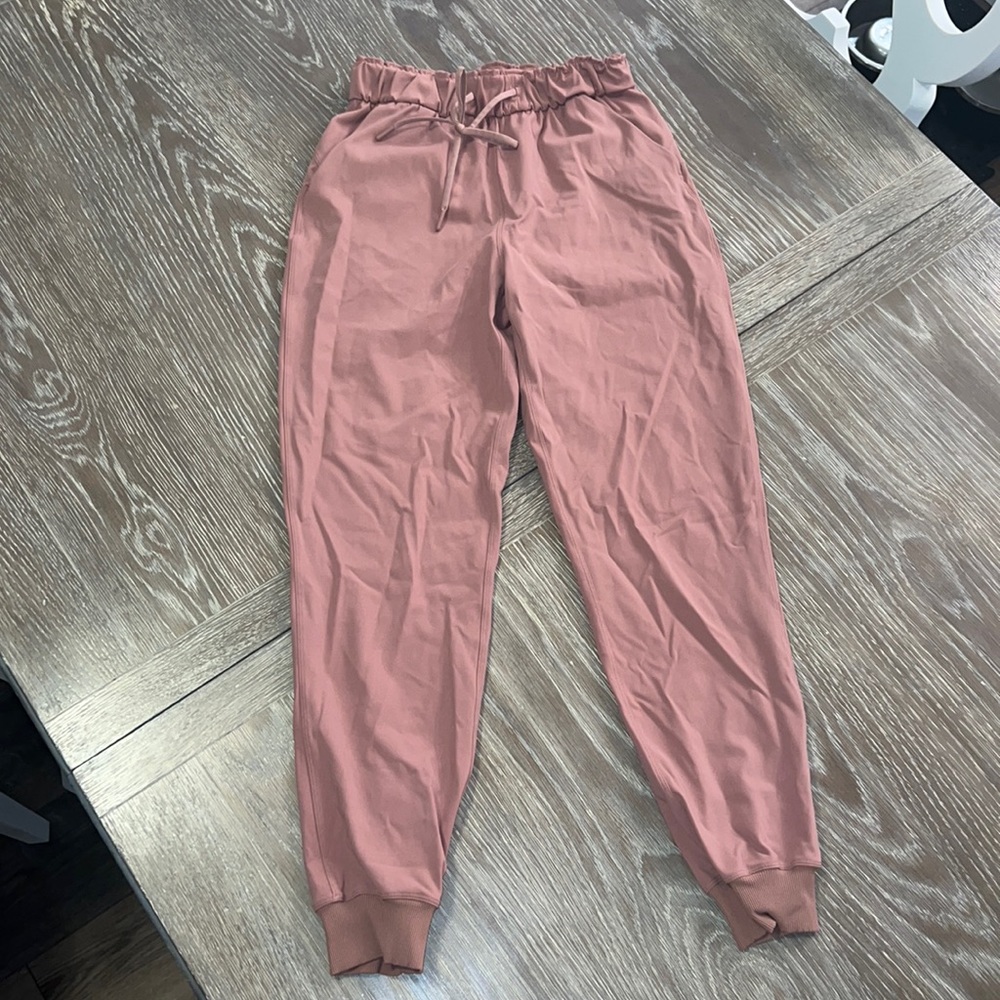 Lululemon Joggers in Dusty pink color, size 4 - Picture 1 of 4
